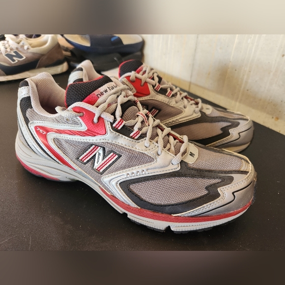 New balance men's 10.5 B - Picture 1 of 4